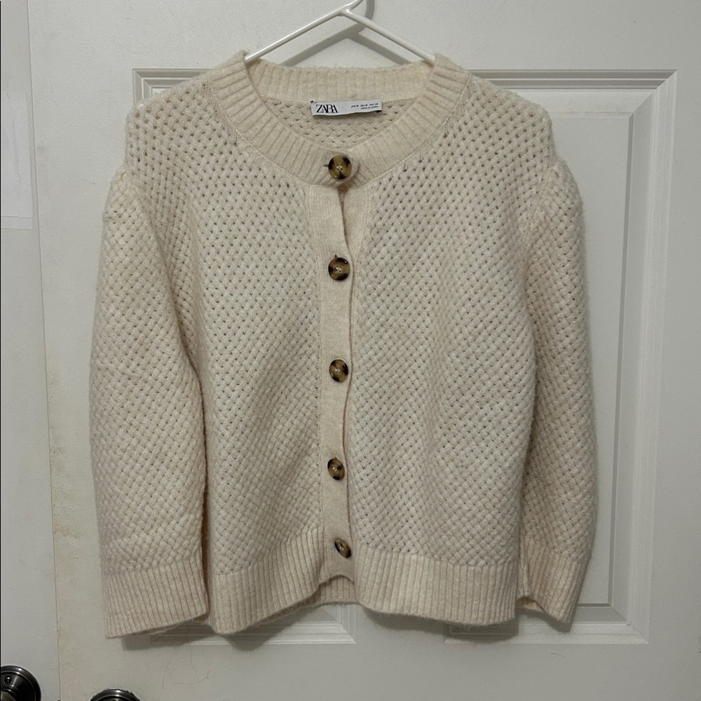 Zara Chunky Knit Cardigan Sweater size medium cream button down sweater